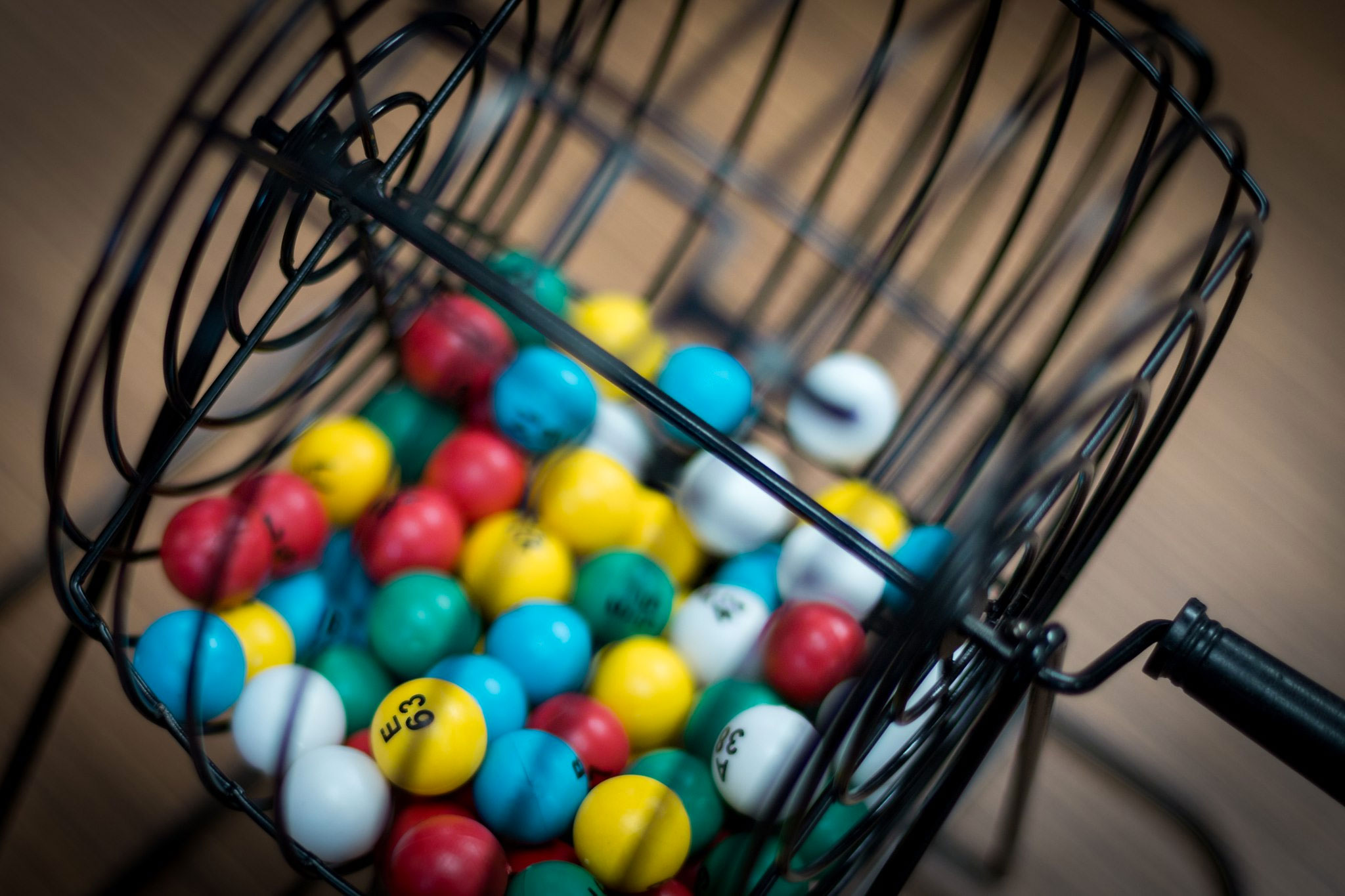 Bingo-ball-cage